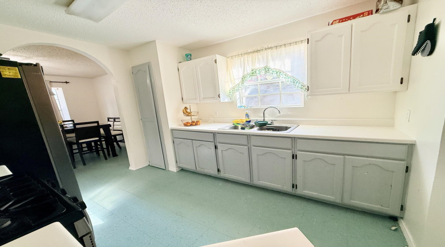 812 Doner Rd, Laredo, Texas 78045, ,Multi-family,For Sale,812 Doner Rd,20262842