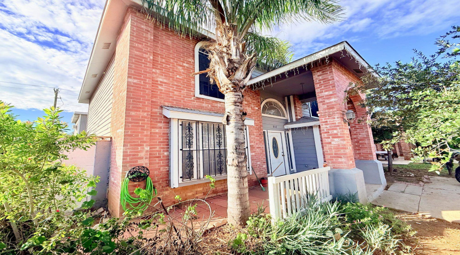 812 Doner Rd, Laredo, Texas 78045, ,Multi-family,For Sale,812 Doner Rd,20262842