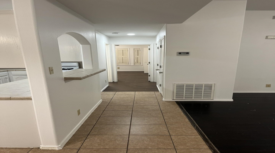 1706 Stonefield Ln, Laredo, Texas 78045, 3 Bedrooms Bedrooms, 5 Rooms Rooms,2 BathroomsBathrooms,Residential,For Rent,1706 Stonefield Ln,20262848
