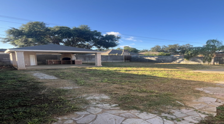 1706 Stonefield Ln, Laredo, Texas 78045, 3 Bedrooms Bedrooms, 5 Rooms Rooms,2 BathroomsBathrooms,Residential,For Rent,1706 Stonefield Ln,20262848