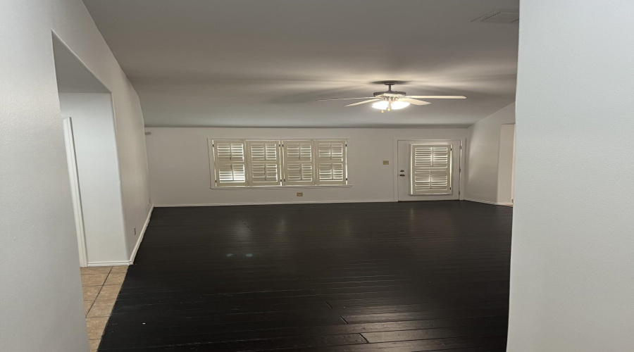 1706 Stonefield Ln, Laredo, Texas 78045, 3 Bedrooms Bedrooms, 5 Rooms Rooms,2 BathroomsBathrooms,Residential,For Rent,1706 Stonefield Ln,20262848
