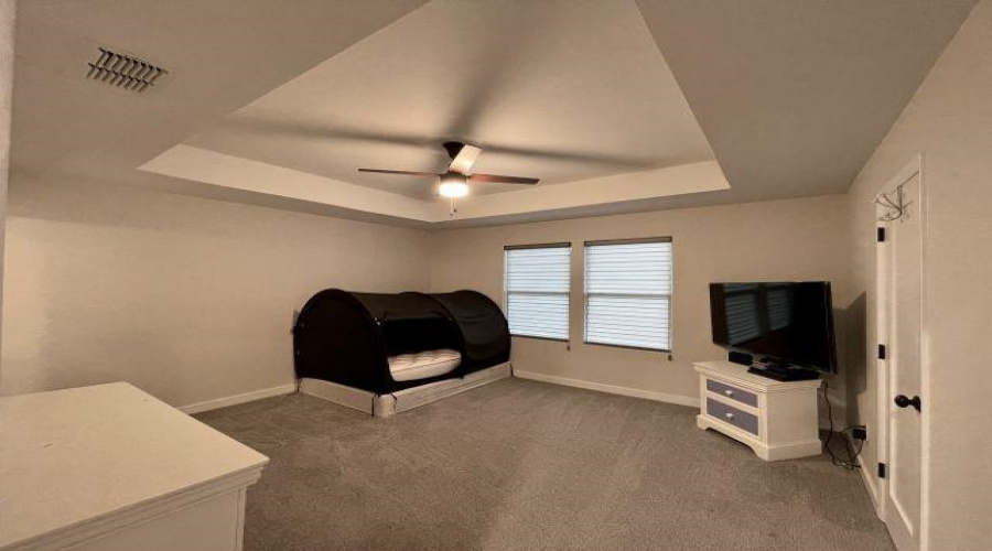 1305 Sambar Lp, Laredo, Texas 78045, 4 Bedrooms Bedrooms, 9 Rooms Rooms,3 BathroomsBathrooms,Residential,For Sale,1305 Sambar Lp,20262851