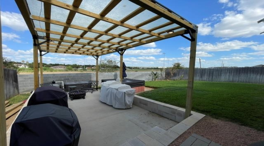 1305 Sambar Lp, Laredo, Texas 78045, 4 Bedrooms Bedrooms, 9 Rooms Rooms,3 BathroomsBathrooms,Residential,For Sale,1305 Sambar Lp,20262851