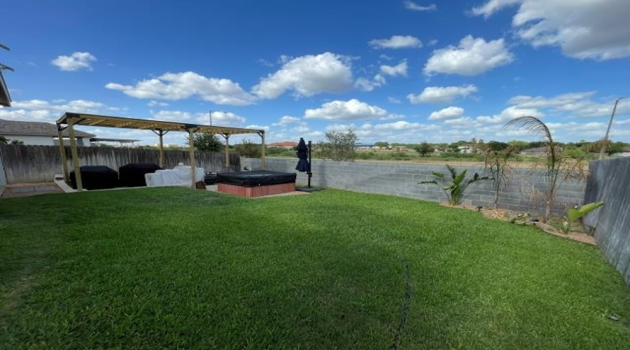 1305 Sambar Lp, Laredo, Texas 78045, 4 Bedrooms Bedrooms, 9 Rooms Rooms,3 BathroomsBathrooms,Residential,For Sale,1305 Sambar Lp,20262851