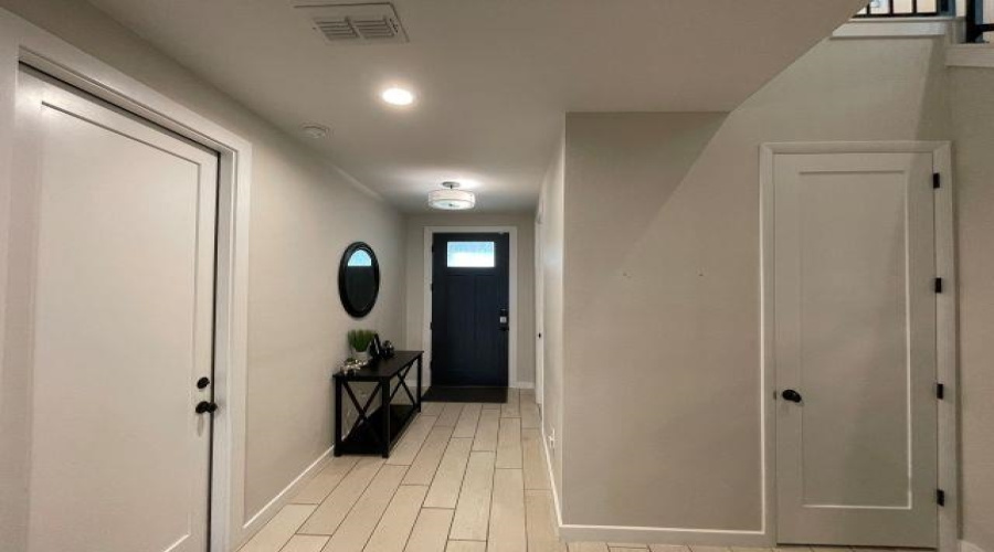 1305 Sambar Lp, Laredo, Texas 78045, 4 Bedrooms Bedrooms, 9 Rooms Rooms,3 BathroomsBathrooms,Residential,For Sale,1305 Sambar Lp,20262851