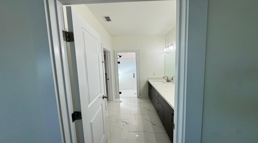 2406 Durazno Ct., Laredo, Texas 78046, 3 Bedrooms Bedrooms, 5 Rooms Rooms,2 BathroomsBathrooms,Residential,For Sale,2406 Durazno Ct.,20262852