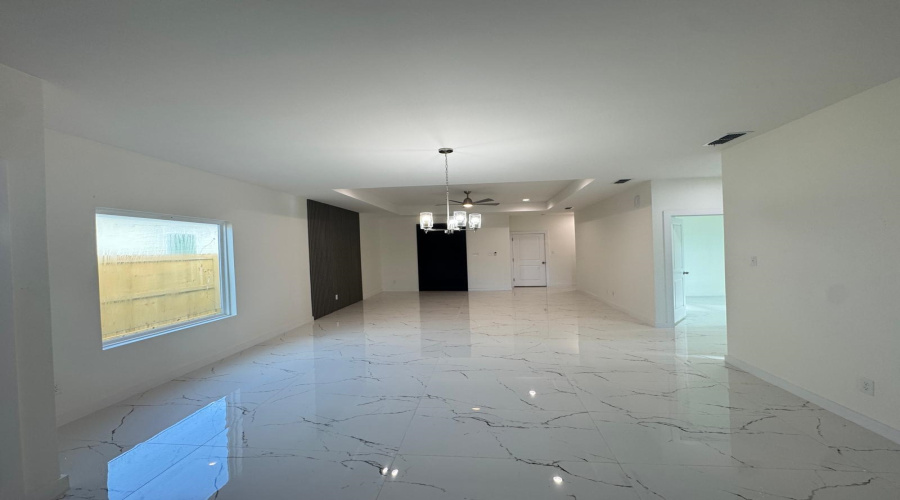 2406 Durazno Ct., Laredo, Texas 78046, 3 Bedrooms Bedrooms, 5 Rooms Rooms,2 BathroomsBathrooms,Residential,For Sale,2406 Durazno Ct.,20262852