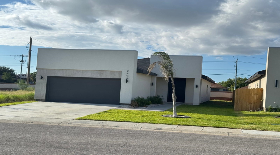 2406 Durazno Ct., Laredo, Texas 78046, 3 Bedrooms Bedrooms, 5 Rooms Rooms,2 BathroomsBathrooms,Residential,For Sale,2406 Durazno Ct.,20262852