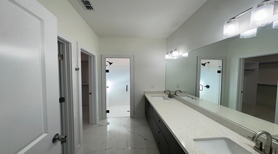 2406 Durazno Ct., Laredo, Texas 78046, 3 Bedrooms Bedrooms, 5 Rooms Rooms,2 BathroomsBathrooms,Residential,For Sale,2406 Durazno Ct.,20262852
