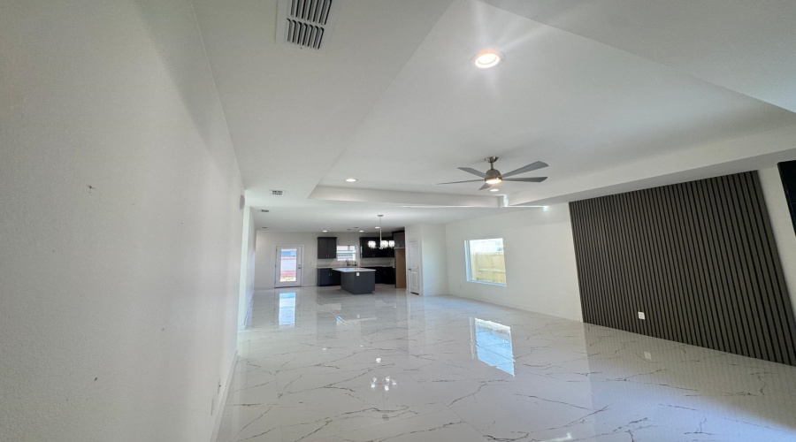 2406 Durazno Ct., Laredo, Texas 78046, 3 Bedrooms Bedrooms, 5 Rooms Rooms,2 BathroomsBathrooms,Residential,For Sale,2406 Durazno Ct.,20262852