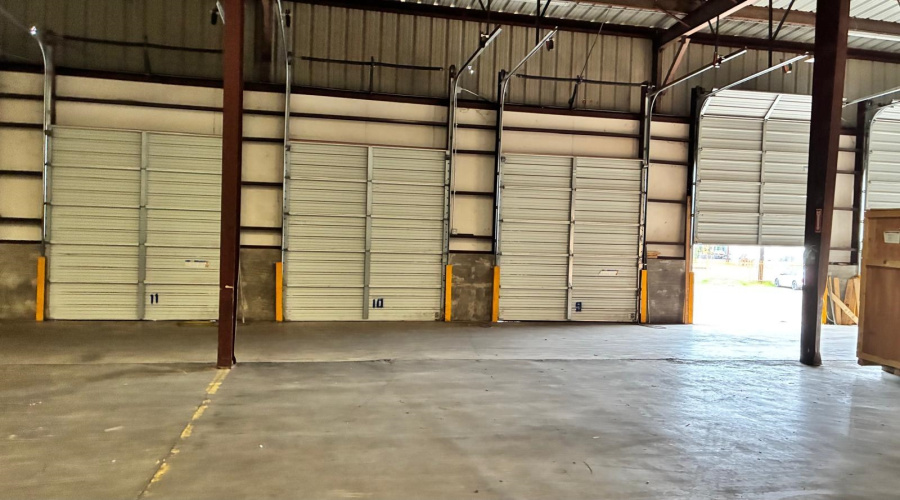 5305 Santa Maria Ave, Laredo, Texas 78040, 1 Bedroom Bedrooms, 1 Room Rooms,1 BathroomBathrooms,Commercial/industrial,For Rent,5305 Santa Maria Ave,20262850
