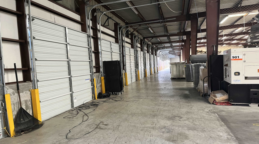 5305 Santa Maria Ave, Laredo, Texas 78040, 1 Bedroom Bedrooms, 1 Room Rooms,1 BathroomBathrooms,Commercial/industrial,For Rent,5305 Santa Maria Ave,20262850