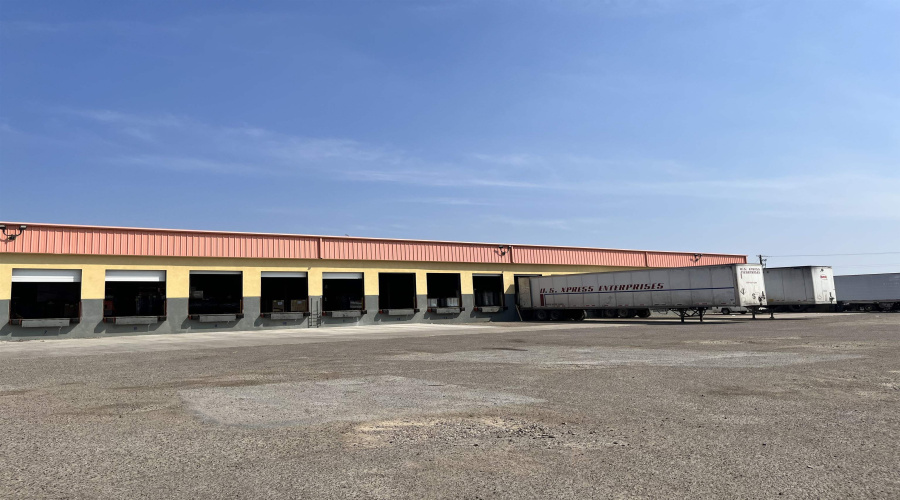 5305 Santa Maria Ave, Laredo, Texas 78040, 1 Bedroom Bedrooms, 1 Room Rooms,1 BathroomBathrooms,Commercial/industrial,For Rent,5305 Santa Maria Ave,20262850