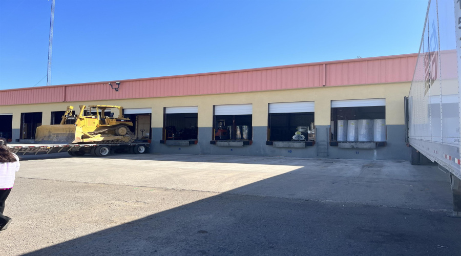 5305 Santa Maria Ave, Laredo, Texas 78040, 1 Bedroom Bedrooms, 1 Room Rooms,1 BathroomBathrooms,Commercial/industrial,For Rent,5305 Santa Maria Ave,20262850
