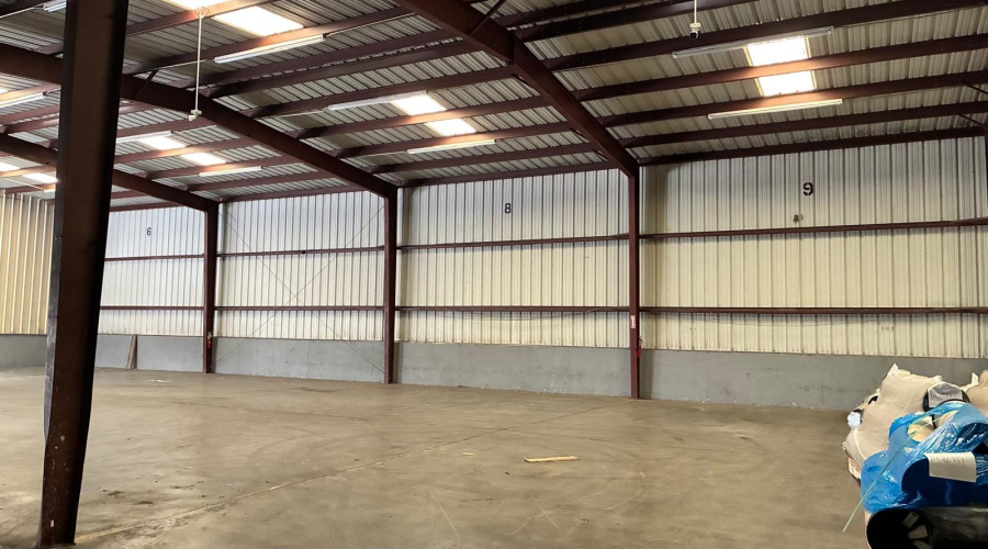 5305 Santa Maria Ave, Laredo, Texas 78040, 1 Bedroom Bedrooms, 1 Room Rooms,1 BathroomBathrooms,Commercial/industrial,For Rent,5305 Santa Maria Ave,20262850