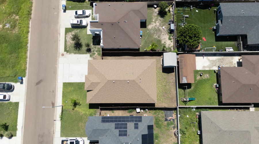 1521 Riddle Dr, Laredo, Texas 78046, 3 Bedrooms Bedrooms, 5 Rooms Rooms,2 BathroomsBathrooms,Residential,For Sale,1521 Riddle Dr,20262853