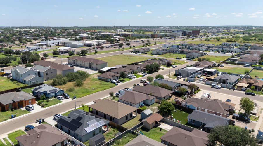 1521 Riddle Dr, Laredo, Texas 78046, 3 Bedrooms Bedrooms, 5 Rooms Rooms,2 BathroomsBathrooms,Residential,For Sale,1521 Riddle Dr,20262853