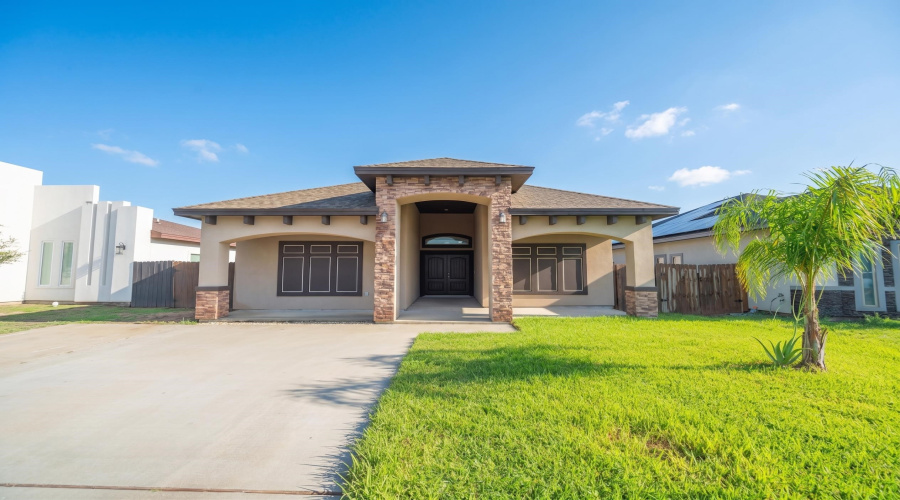 1521 Riddle Dr, Laredo, Texas 78046, 3 Bedrooms Bedrooms, 5 Rooms Rooms,2 BathroomsBathrooms,Residential,For Sale,1521 Riddle Dr,20262853
