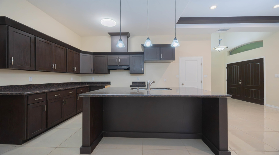 1521 Riddle Dr, Laredo, Texas 78046, 3 Bedrooms Bedrooms, 5 Rooms Rooms,2 BathroomsBathrooms,Residential,For Sale,1521 Riddle Dr,20262853