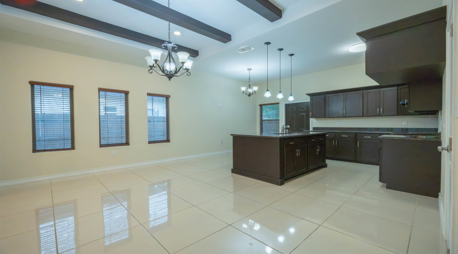 1521 Riddle Dr, Laredo, Texas 78046, 3 Bedrooms Bedrooms, 5 Rooms Rooms,2 BathroomsBathrooms,Residential,For Sale,1521 Riddle Dr,20262853