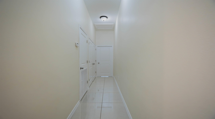 1521 Riddle Dr, Laredo, Texas 78046, 3 Bedrooms Bedrooms, 5 Rooms Rooms,2 BathroomsBathrooms,Residential,For Sale,1521 Riddle Dr,20262853