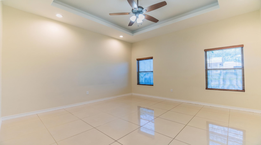 1521 Riddle Dr, Laredo, Texas 78046, 3 Bedrooms Bedrooms, 5 Rooms Rooms,2 BathroomsBathrooms,Residential,For Sale,1521 Riddle Dr,20262853