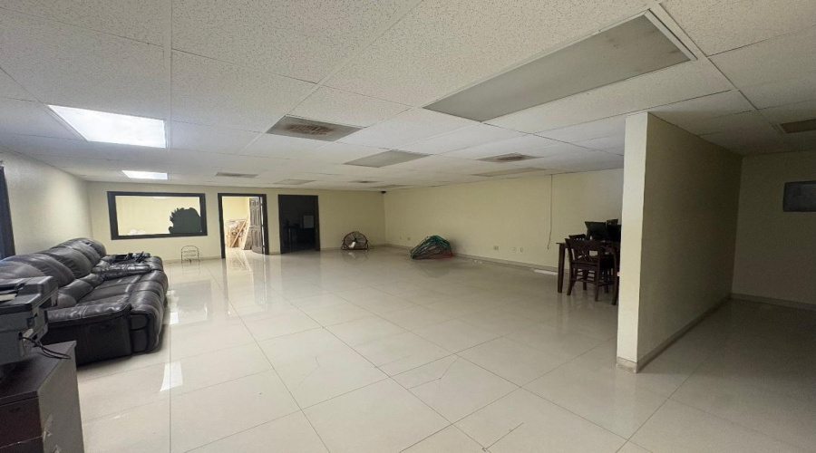5305 Santa Maria Ave, Laredo, Texas 78040, 1 Bedroom Bedrooms, ,2 BathroomsBathrooms,Commercial/industrial,For Rent,5305 Santa Maria Ave,20262854