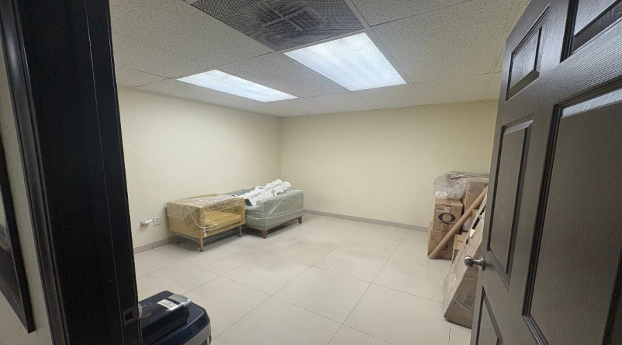5305 Santa Maria Ave, Laredo, Texas 78040, 1 Bedroom Bedrooms, ,2 BathroomsBathrooms,Commercial/industrial,For Rent,5305 Santa Maria Ave,20262854