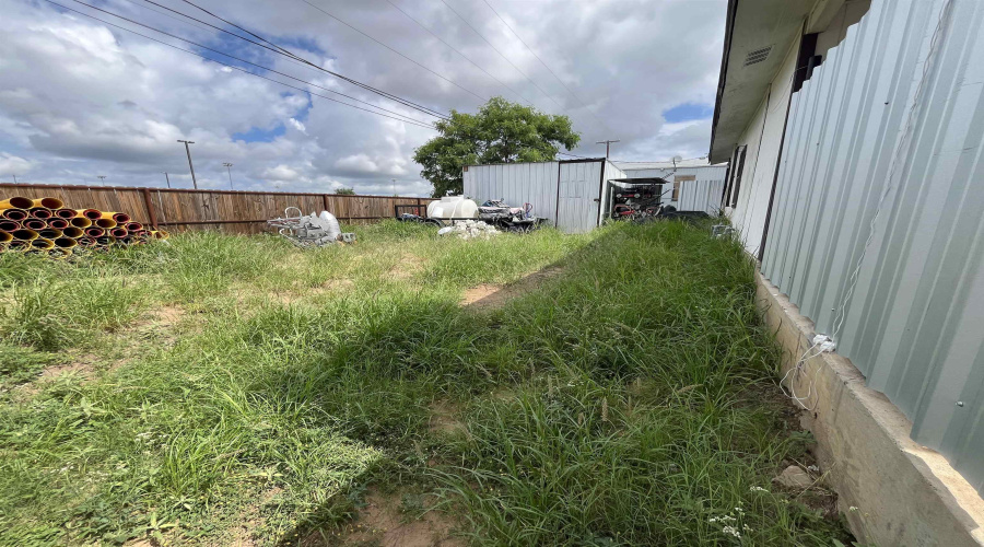 207 Stone Ave, Laredo, Texas 78040, ,Multi-family,For Sale,207 Stone Ave,20262855
