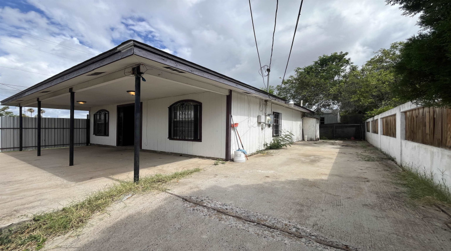 207 Stone Ave, Laredo, Texas 78040, ,Multi-family,For Sale,207 Stone Ave,20262855