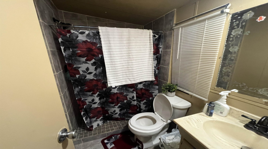207 Stone Ave, Laredo, Texas 78040, ,Multi-family,For Sale,207 Stone Ave,20262855