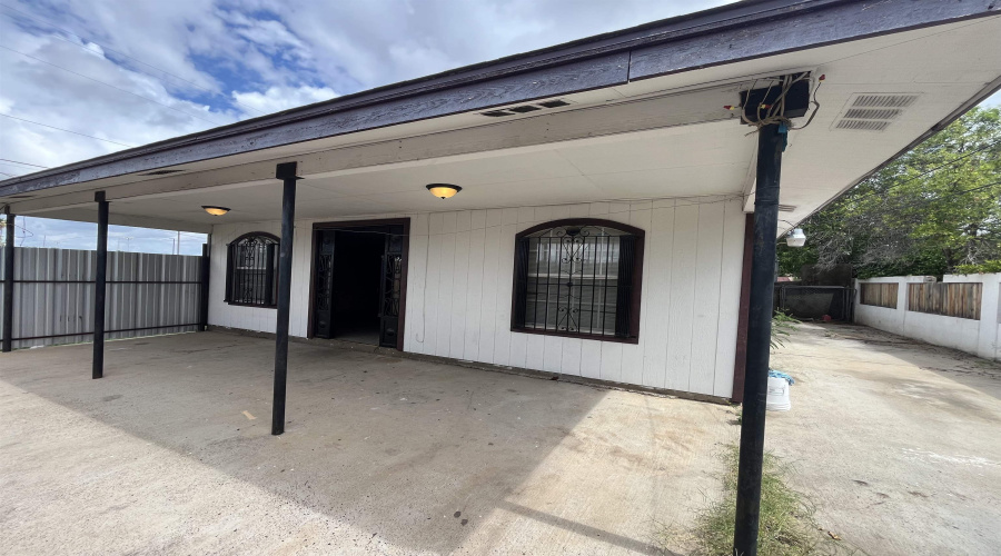 207 Stone Ave, Laredo, Texas 78040, ,Multi-family,For Sale,207 Stone Ave,20262855