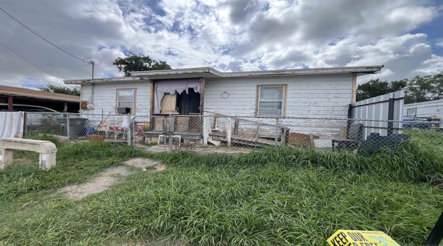 207 Stone Ave, Laredo, Texas 78040, ,Multi-family,For Sale,207 Stone Ave,20262855