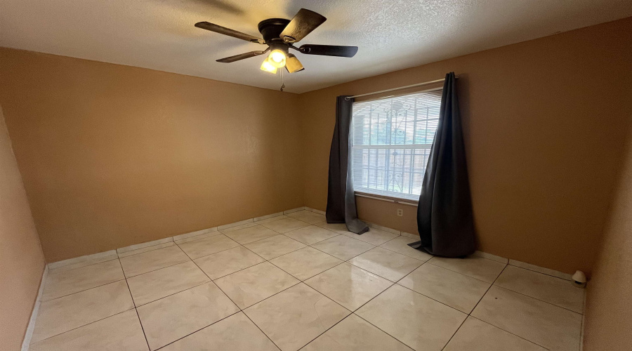 207 Stone Ave, Laredo, Texas 78040, ,Multi-family,For Sale,207 Stone Ave,20262855