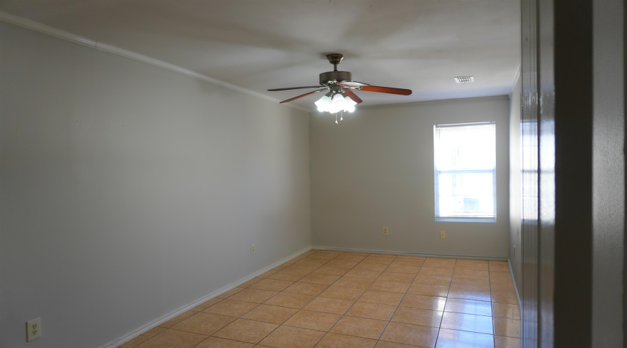 9617 Mallard Lp, LAREDO, Texas 78045, 4 Bedrooms Bedrooms, 5 Rooms Rooms,2 BathroomsBathrooms,Residential,For Sale,9617 Mallard Lp,20262857