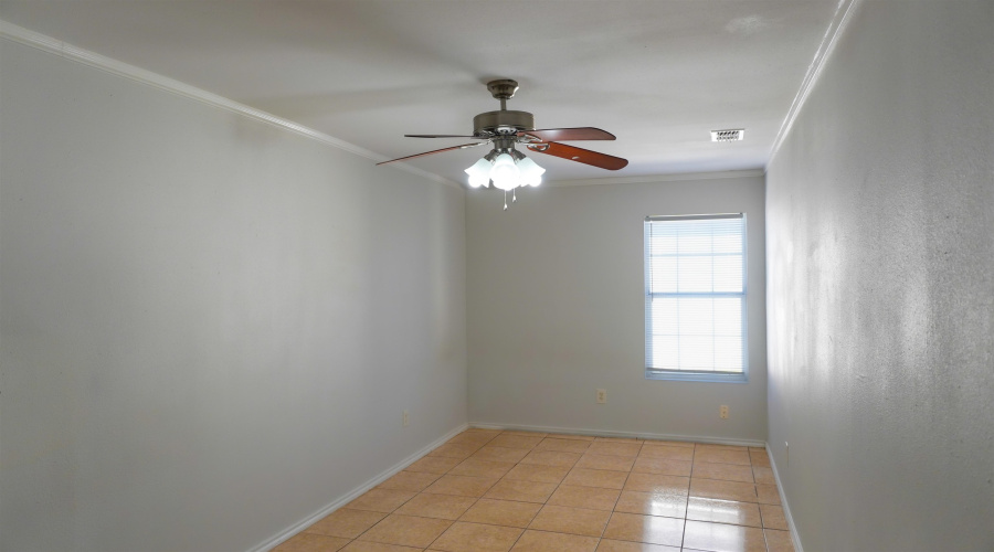 9617 Mallard Lp, LAREDO, Texas 78045, 4 Bedrooms Bedrooms, 5 Rooms Rooms,2 BathroomsBathrooms,Residential,For Sale,9617 Mallard Lp,20262857