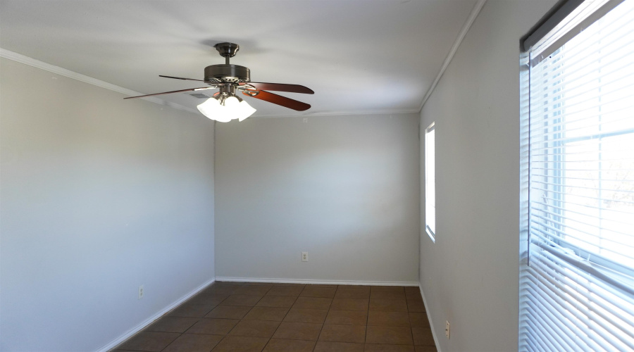 9617 Mallard Lp, LAREDO, Texas 78045, 4 Bedrooms Bedrooms, 5 Rooms Rooms,2 BathroomsBathrooms,Residential,For Sale,9617 Mallard Lp,20262857