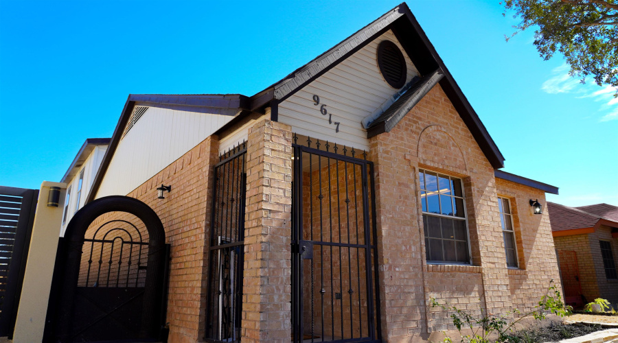 9617 Mallard Lp, LAREDO, Texas 78045, 4 Bedrooms Bedrooms, 5 Rooms Rooms,2 BathroomsBathrooms,Residential,For Sale,9617 Mallard Lp,20262857