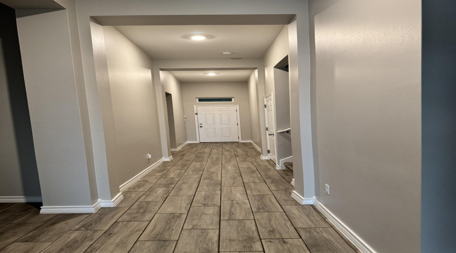 813 Pausa Dr., Laredo, Texas 78045, 5 Bedrooms Bedrooms, 7 Rooms Rooms,3 BathroomsBathrooms,Residential,For Sale,813 Pausa Dr.,20262858