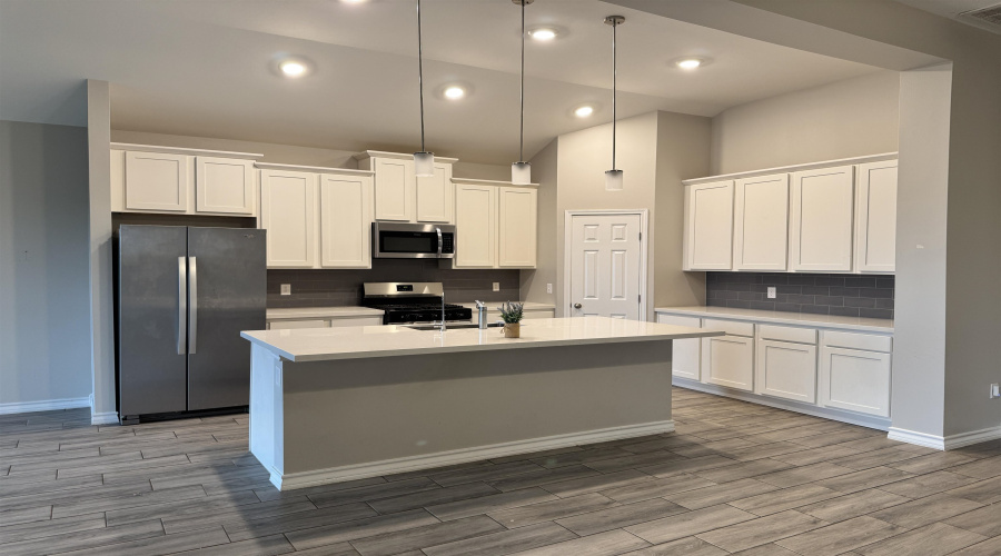 813 Pausa Dr., Laredo, Texas 78045, 5 Bedrooms Bedrooms, 7 Rooms Rooms,3 BathroomsBathrooms,Residential,For Sale,813 Pausa Dr.,20262858