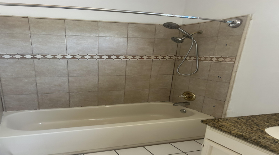 108 Martingale Ln, Laredo, Texas 78045, 4 Bedrooms Bedrooms, 8 Rooms Rooms,3 BathroomsBathrooms,Residential,For Rent,108 Martingale Ln,20262863