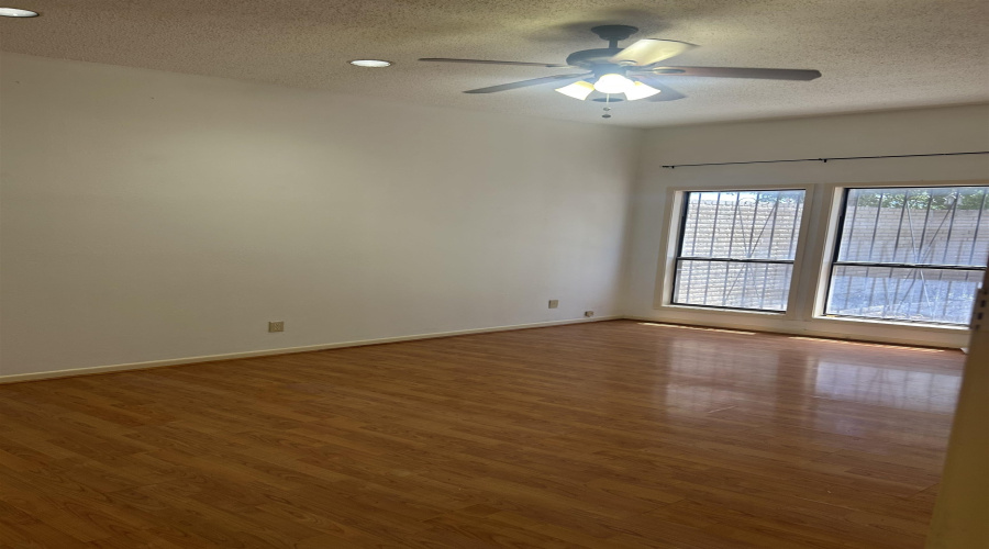 108 Martingale Ln, Laredo, Texas 78045, 4 Bedrooms Bedrooms, 8 Rooms Rooms,3 BathroomsBathrooms,Residential,For Rent,108 Martingale Ln,20262863