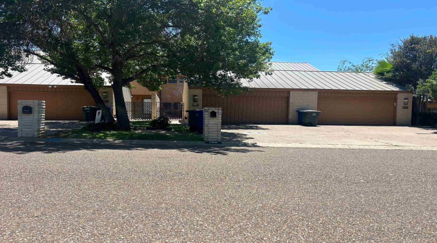 108 Martingale Ln, Laredo, Texas 78045, 4 Bedrooms Bedrooms, 8 Rooms Rooms,3 BathroomsBathrooms,Residential,For Rent,108 Martingale Ln,20262863