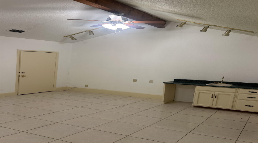 108 Martingale Ln, Laredo, Texas 78045, 4 Bedrooms Bedrooms, 8 Rooms Rooms,3 BathroomsBathrooms,Residential,For Rent,108 Martingale Ln,20262863