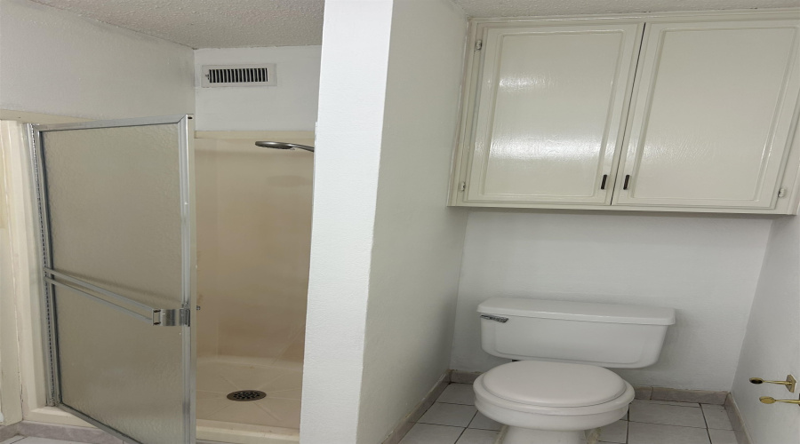 108 Martingale Ln, Laredo, Texas 78045, 4 Bedrooms Bedrooms, 8 Rooms Rooms,3 BathroomsBathrooms,Residential,For Rent,108 Martingale Ln,20262863