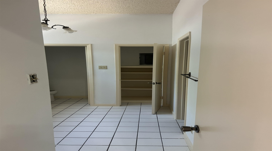 108 Martingale Ln, Laredo, Texas 78045, 4 Bedrooms Bedrooms, 8 Rooms Rooms,3 BathroomsBathrooms,Residential,For Rent,108 Martingale Ln,20262863