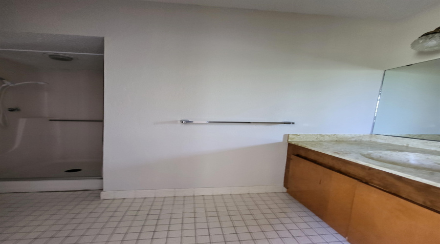 2526 Montgomery St, Laredo, Texas 78043, 2 Bedrooms Bedrooms, 5 Rooms Rooms,2 BathroomsBathrooms,Residential,For Sale,2526 Montgomery St,20262866