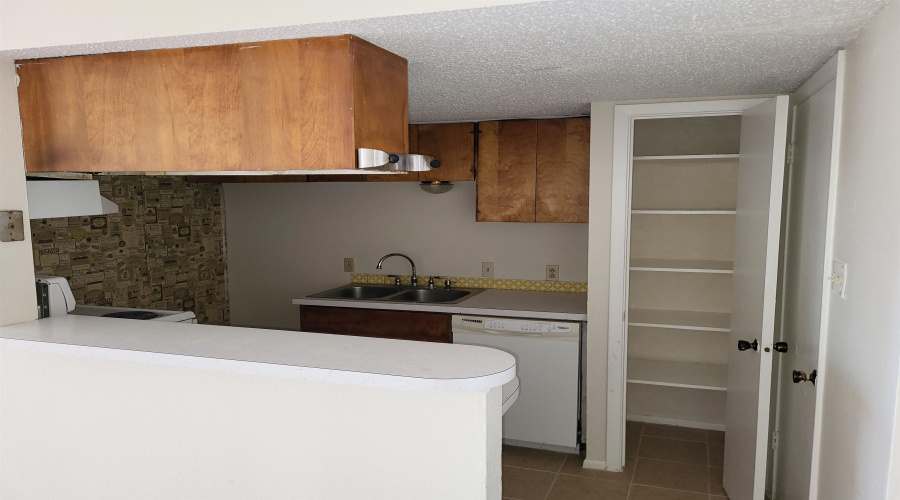2526 Montgomery St, Laredo, Texas 78043, 2 Bedrooms Bedrooms, 5 Rooms Rooms,2 BathroomsBathrooms,Residential,For Sale,2526 Montgomery St,20262866