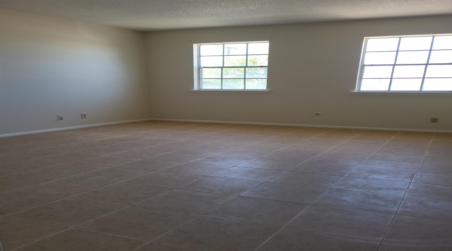 2526 Montgomery St, Laredo, Texas 78043, 2 Bedrooms Bedrooms, 5 Rooms Rooms,2 BathroomsBathrooms,Residential,For Sale,2526 Montgomery St,20262866