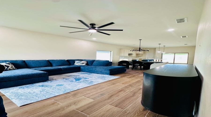123 Faith Dr., Laredo, Texas 78043, 4 Bedrooms Bedrooms, 6 Rooms Rooms,2 BathroomsBathrooms,Residential,For Sale,123 Faith Dr.,20262868